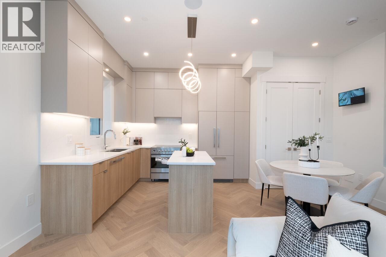 4426 W 4TH AVENUE, Vancouver