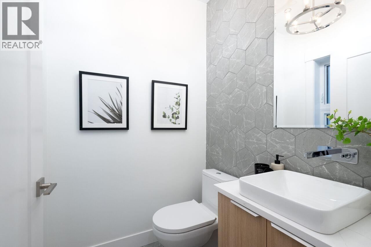 4426 W 4TH AVENUE, Vancouver