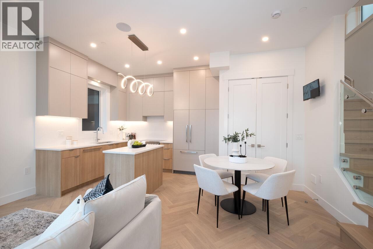 4426 W 4TH AVENUE, Vancouver