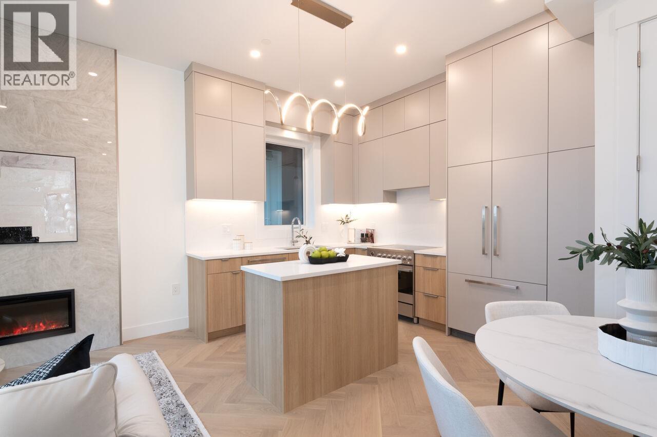 4426 W 4TH AVENUE, Vancouver