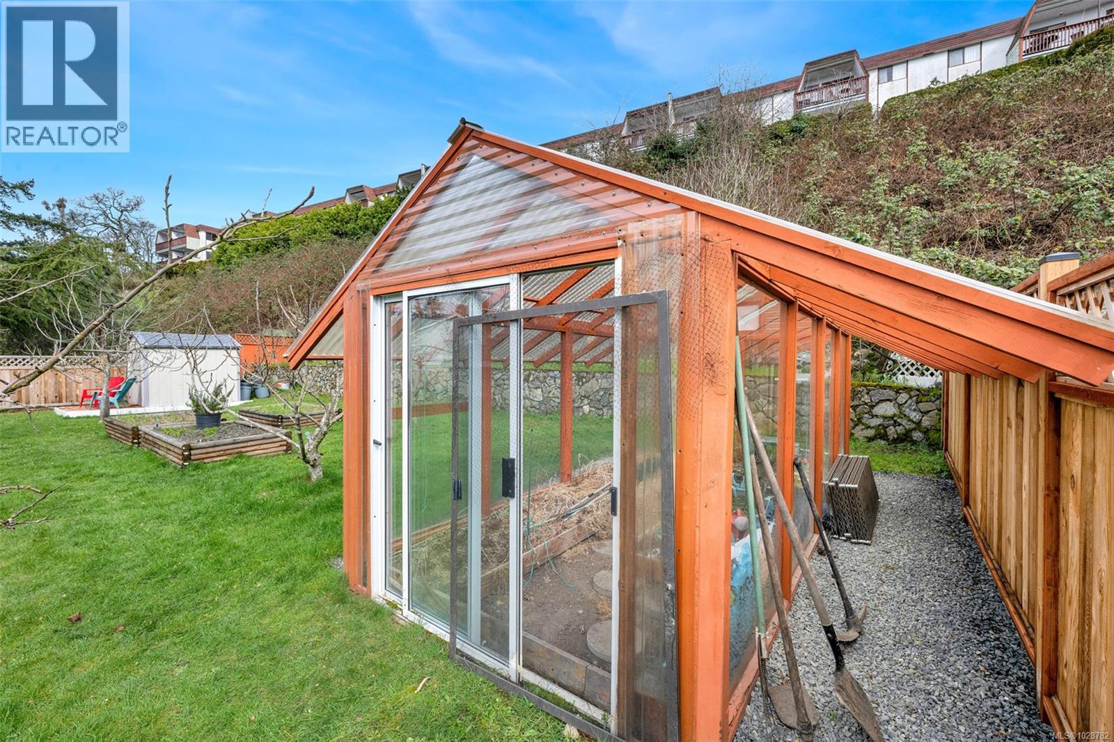 3535 Richmond Rd, Saanich