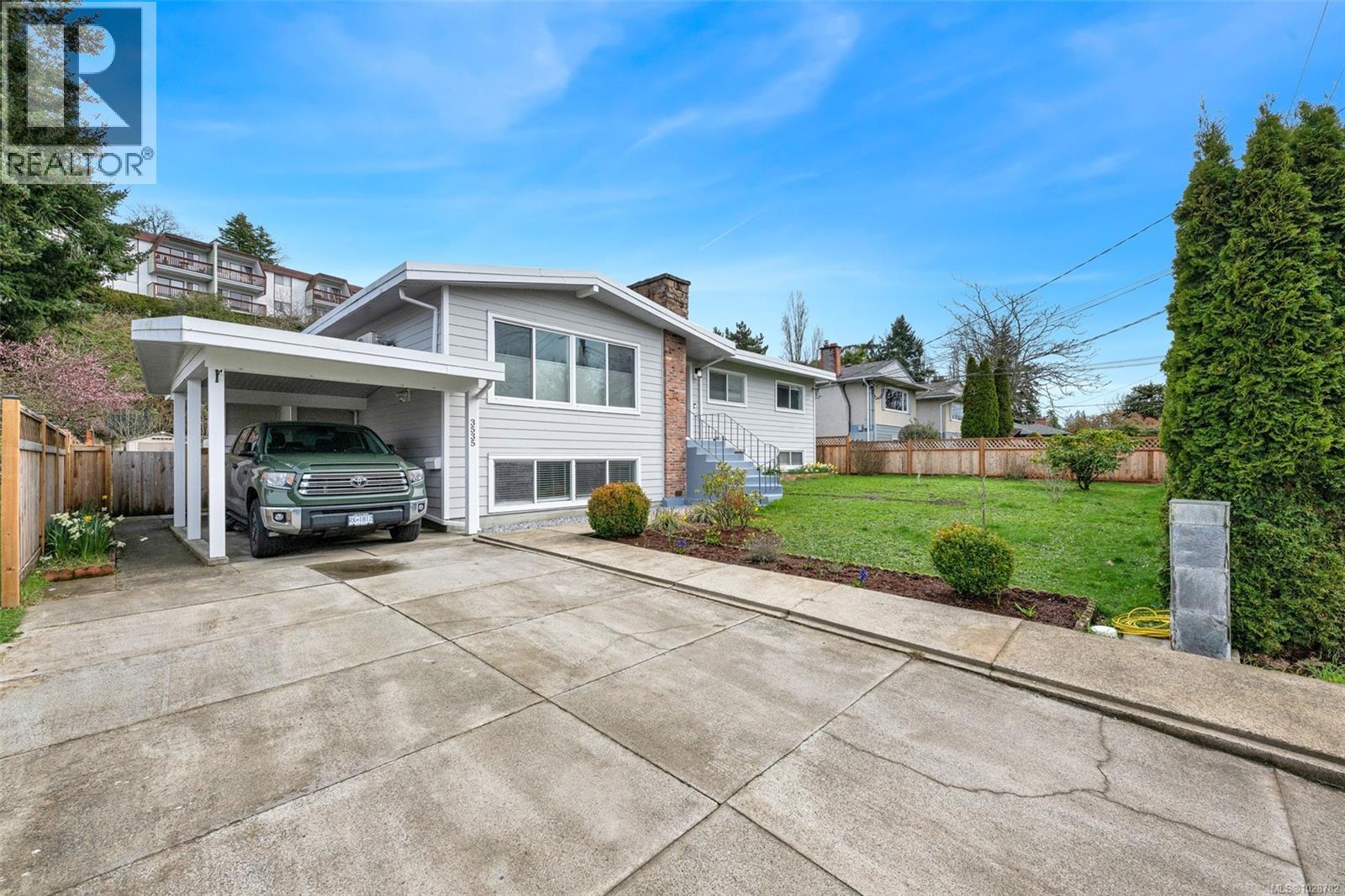 3535 Richmond Rd, Saanich