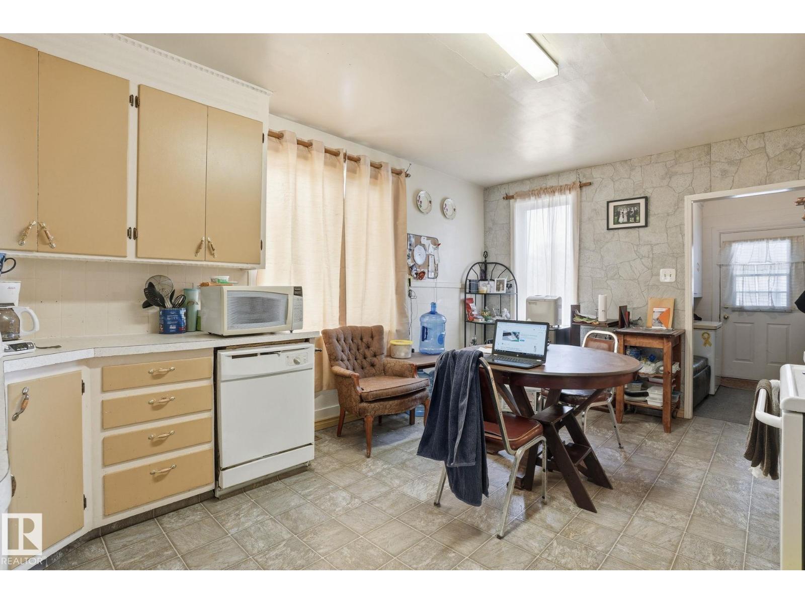 1551 ELLERSLIE RD SW, Edmonton