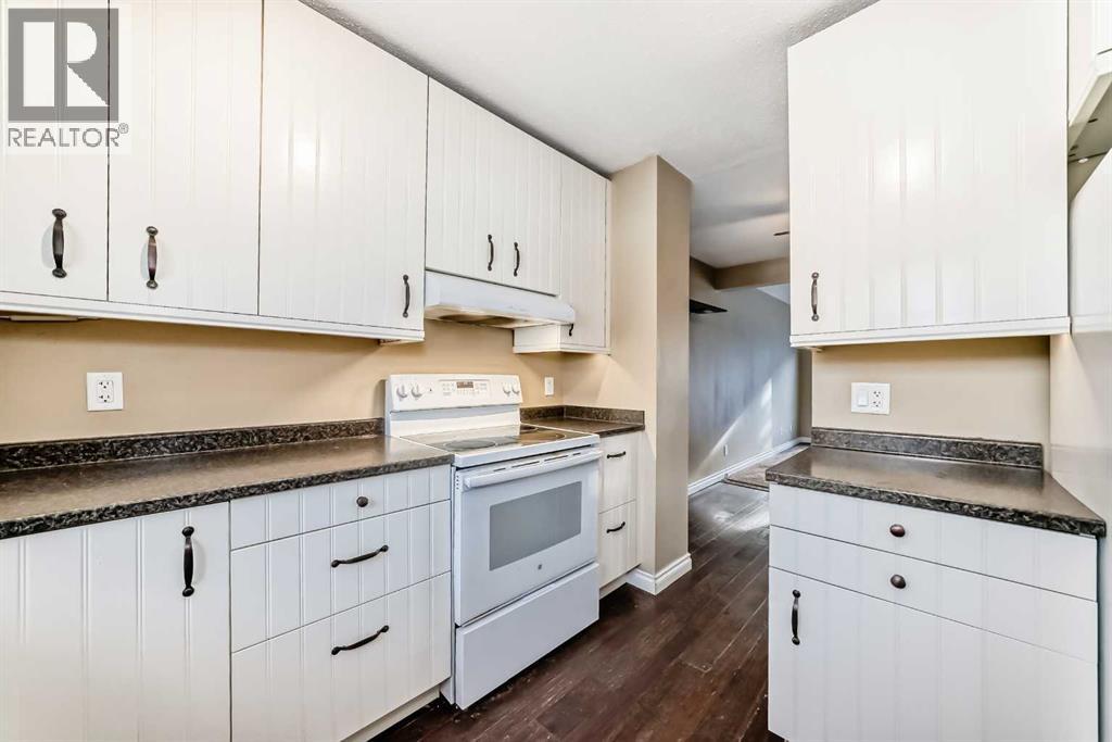 Single Family House for Sale in    Avenue SE Acadia Calgary 