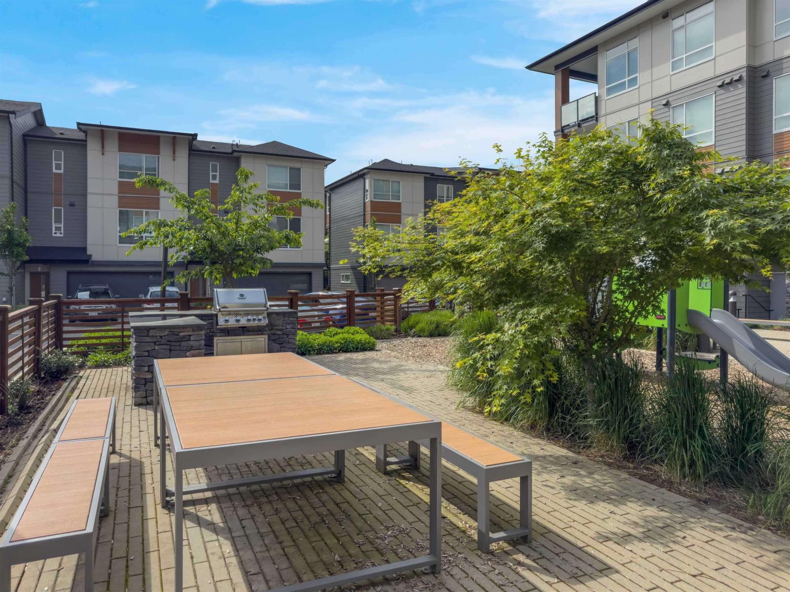 209 19935 75A AVENUE, Langley