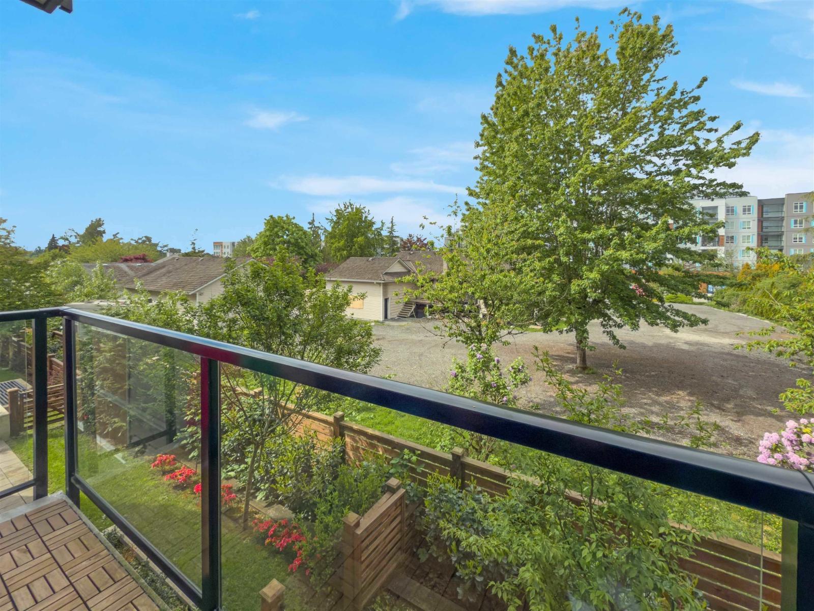 209 19935 75A AVENUE, Langley