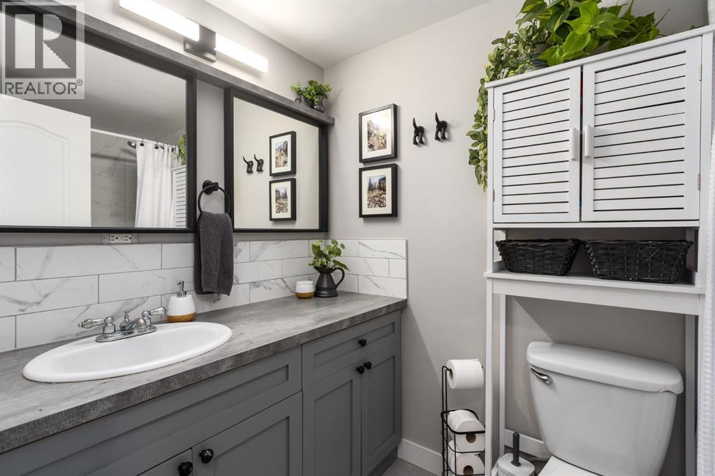 Single Family House for Sale in   Cedar Crescent SW Spruce Cliff Calgary 