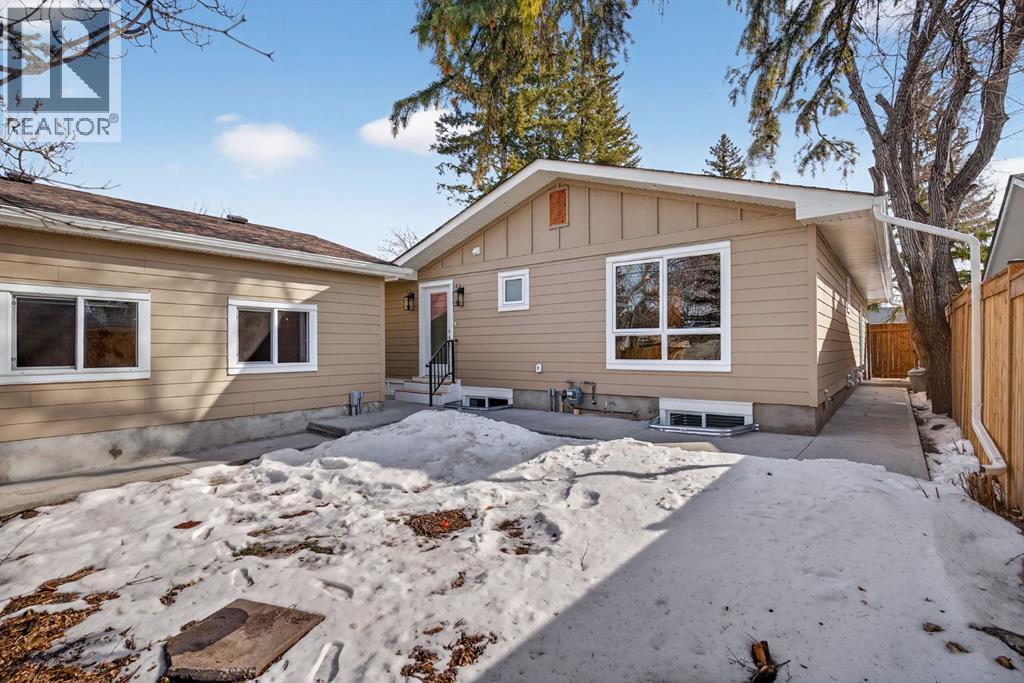 Single Family House Bungalow for Sale in  Mapleglen Crescent SE Maple Ridge Calgary 