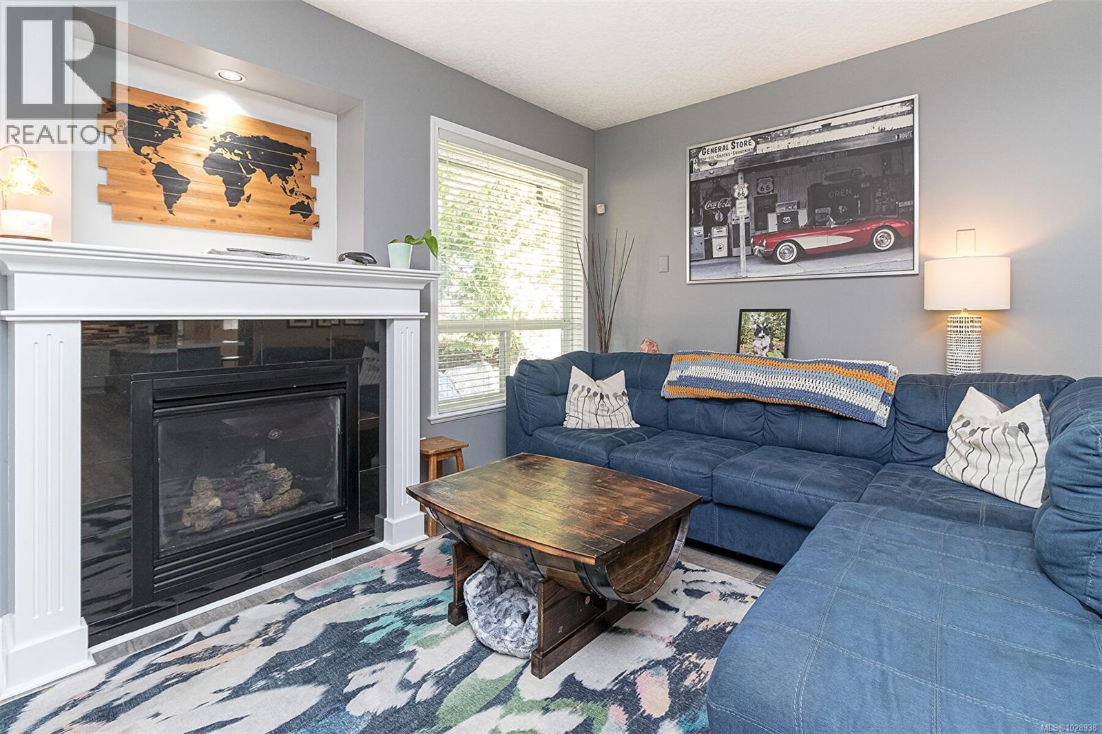 4 15 Helmcken Rd, View Royal