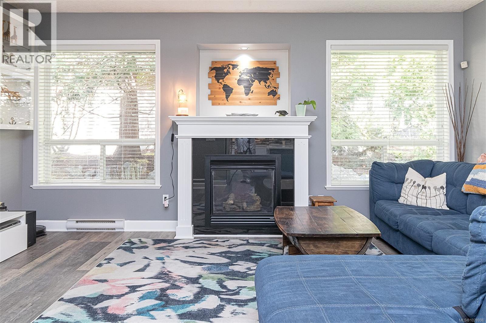 4 15 Helmcken Rd, View Royal