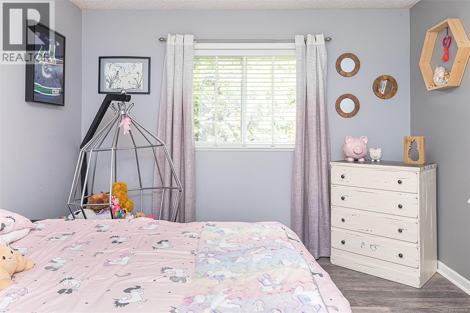 4 15 Helmcken Rd, View Royal