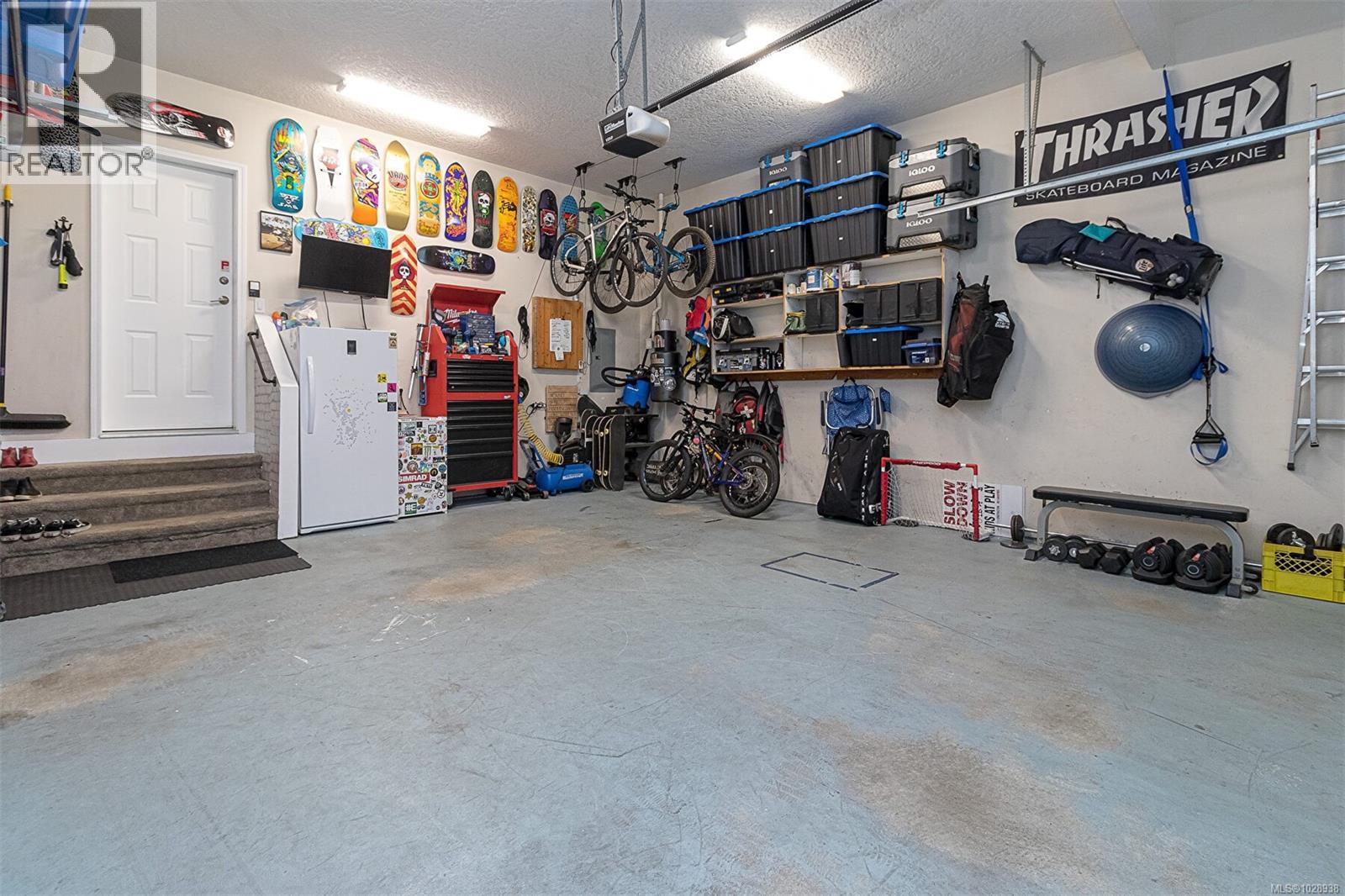 4 15 Helmcken Rd, View Royal