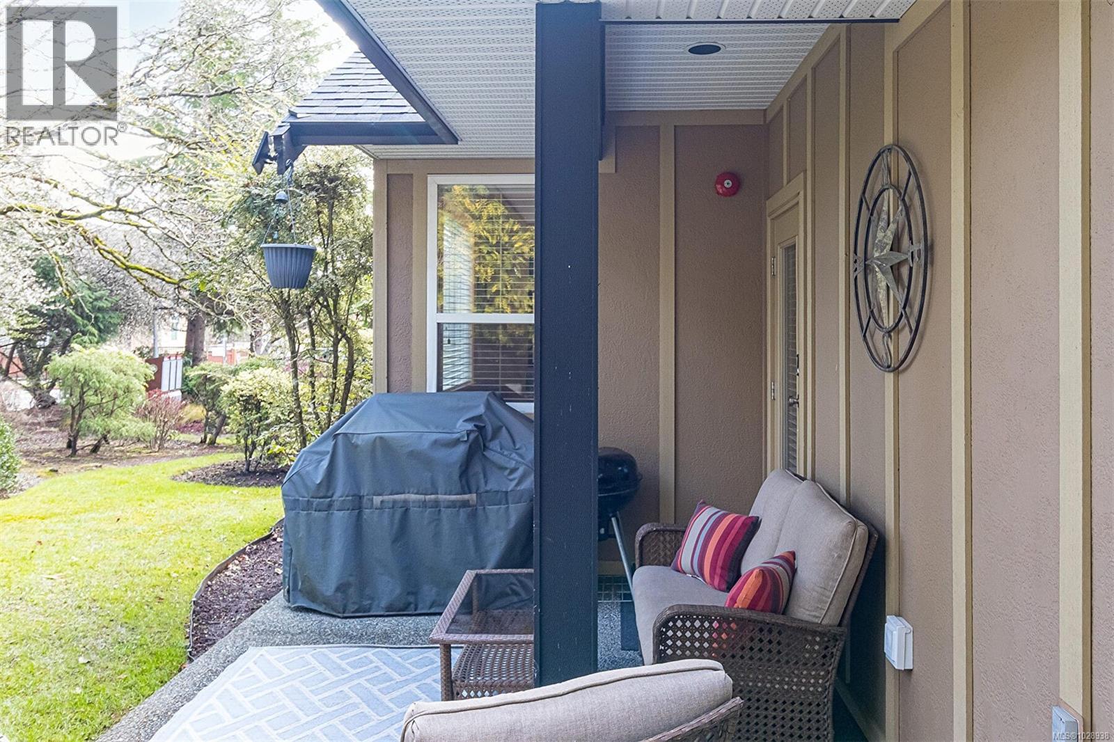 4 15 Helmcken Rd, View Royal