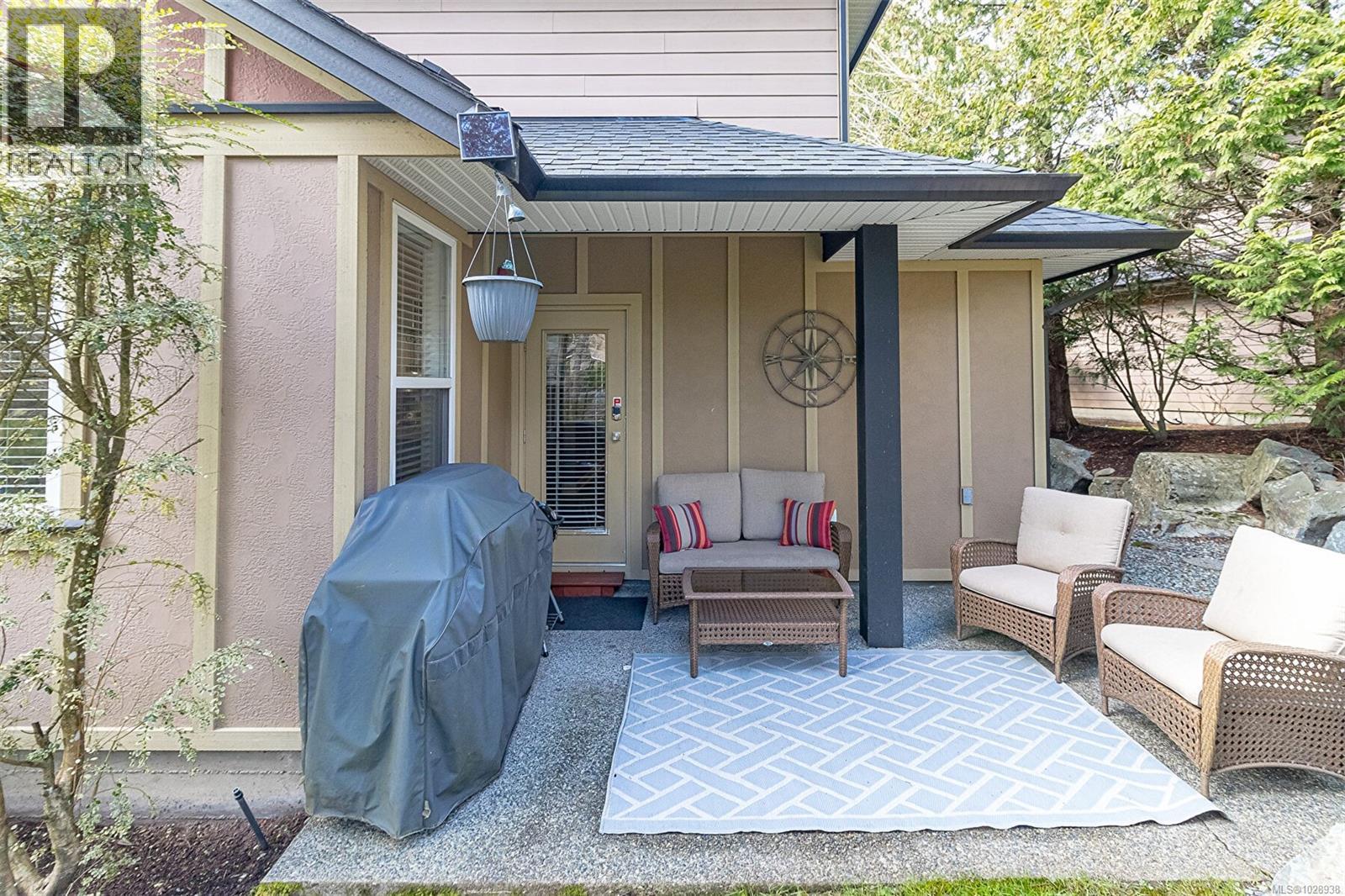 4 15 Helmcken Rd, View Royal