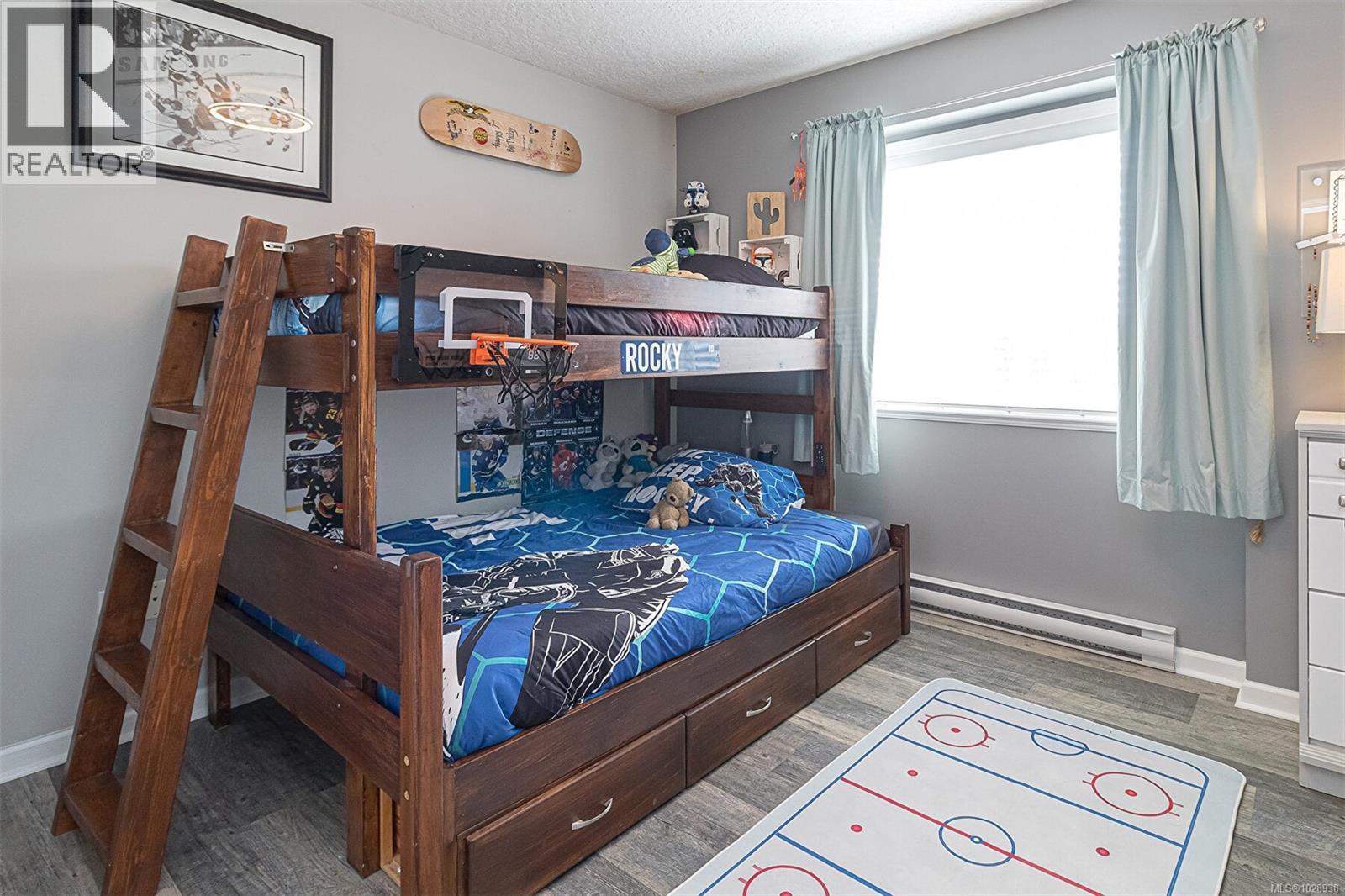 4 15 Helmcken Rd, View Royal