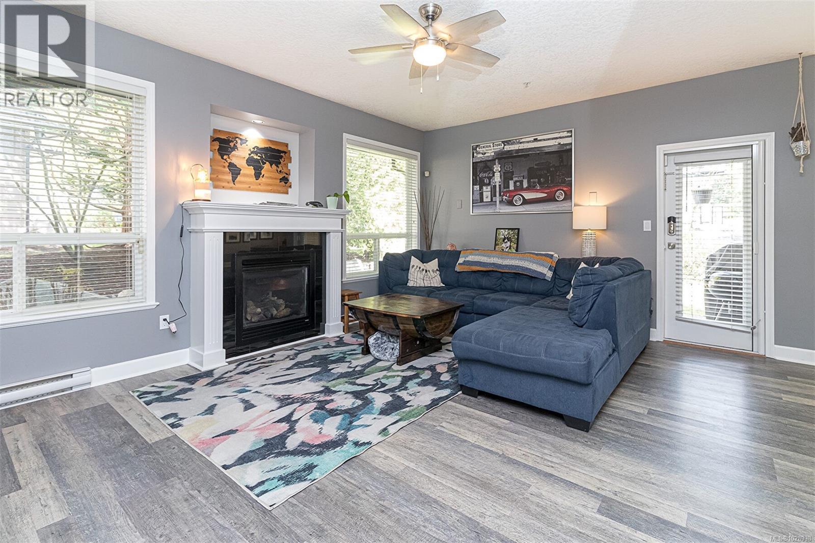 4 15 Helmcken Rd, View Royal