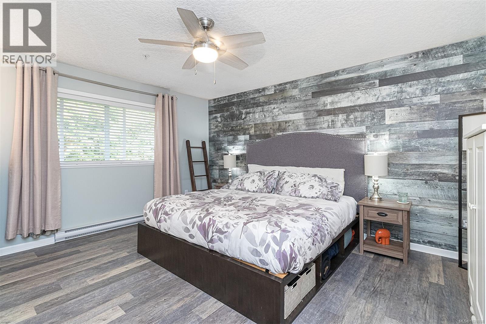 4 15 Helmcken Rd, View Royal