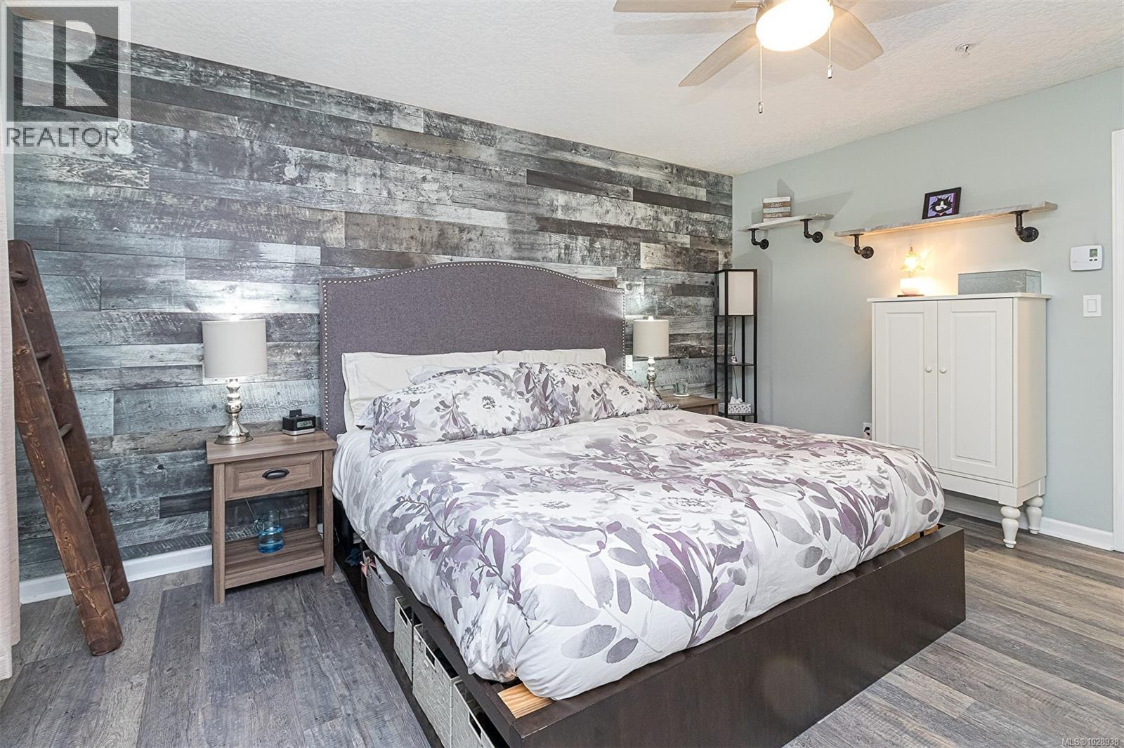 4 15 Helmcken Rd, View Royal