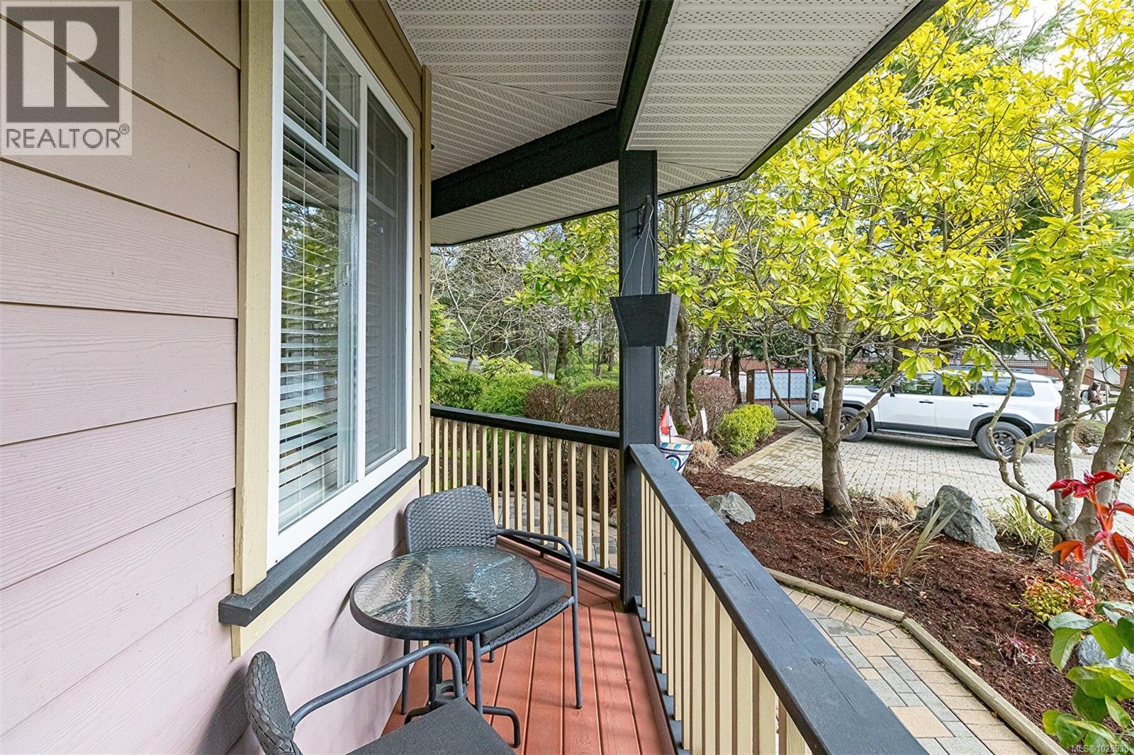 4 15 Helmcken Rd, View Royal