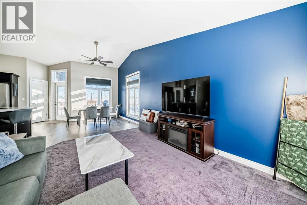 668 Robinson Avenue, Penhold