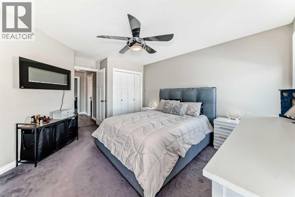 668 Robinson Avenue, Penhold