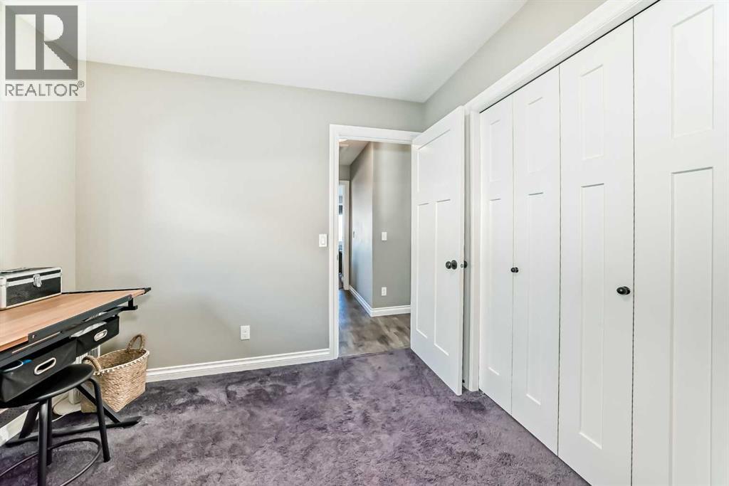 668 Robinson Avenue, Penhold