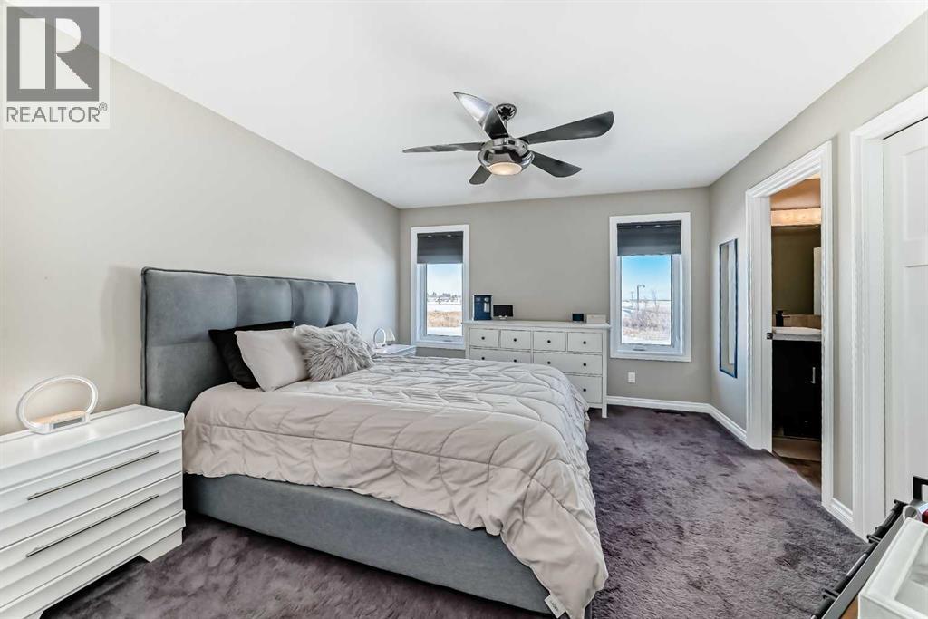 668 Robinson Avenue, Penhold