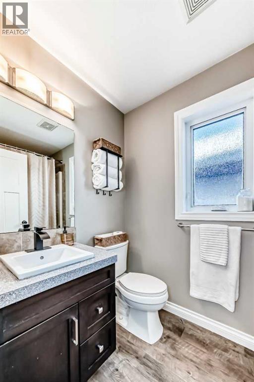 668 Robinson Avenue, Penhold