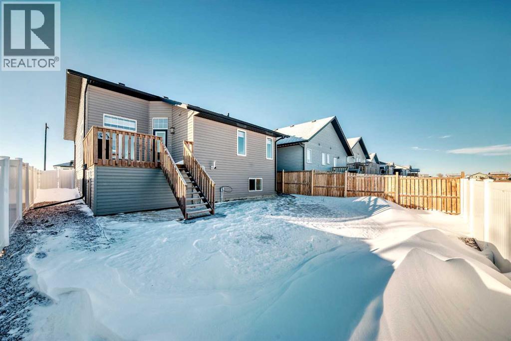 668 Robinson Avenue, Penhold