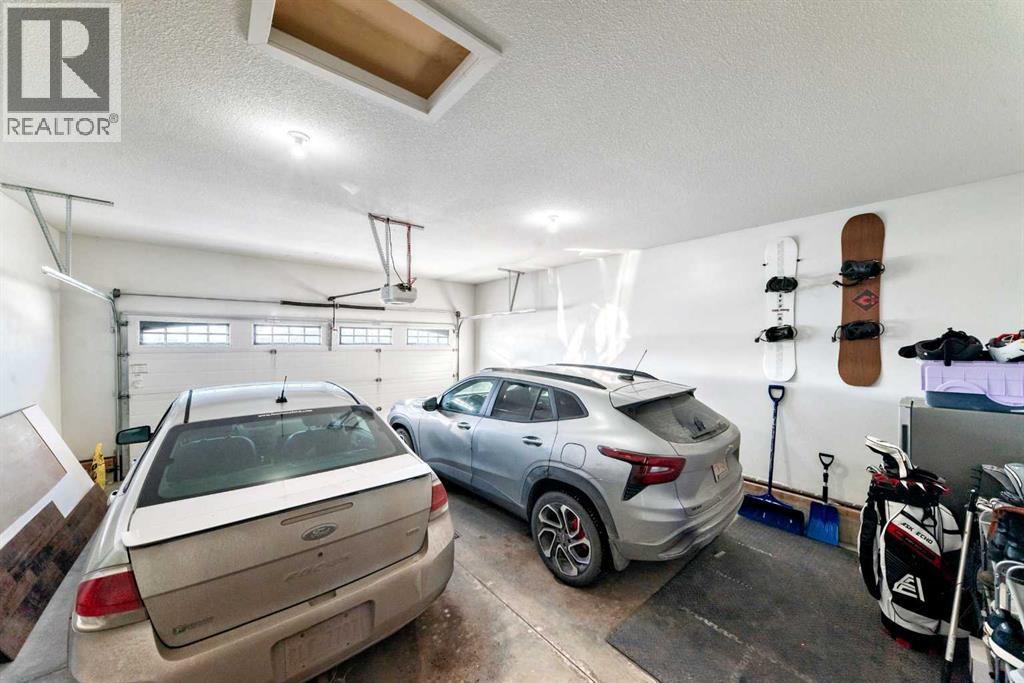 668 Robinson Avenue, Penhold