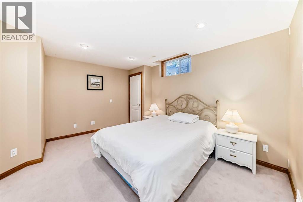 Single Family House for Sale in  Royal Highland Court NW Royal Oak Calgary 