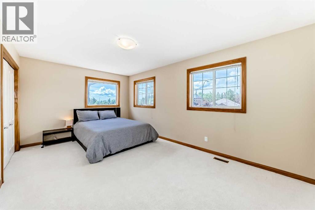 Single Family House for Sale in  Royal Highland Court NW Royal Oak Calgary 