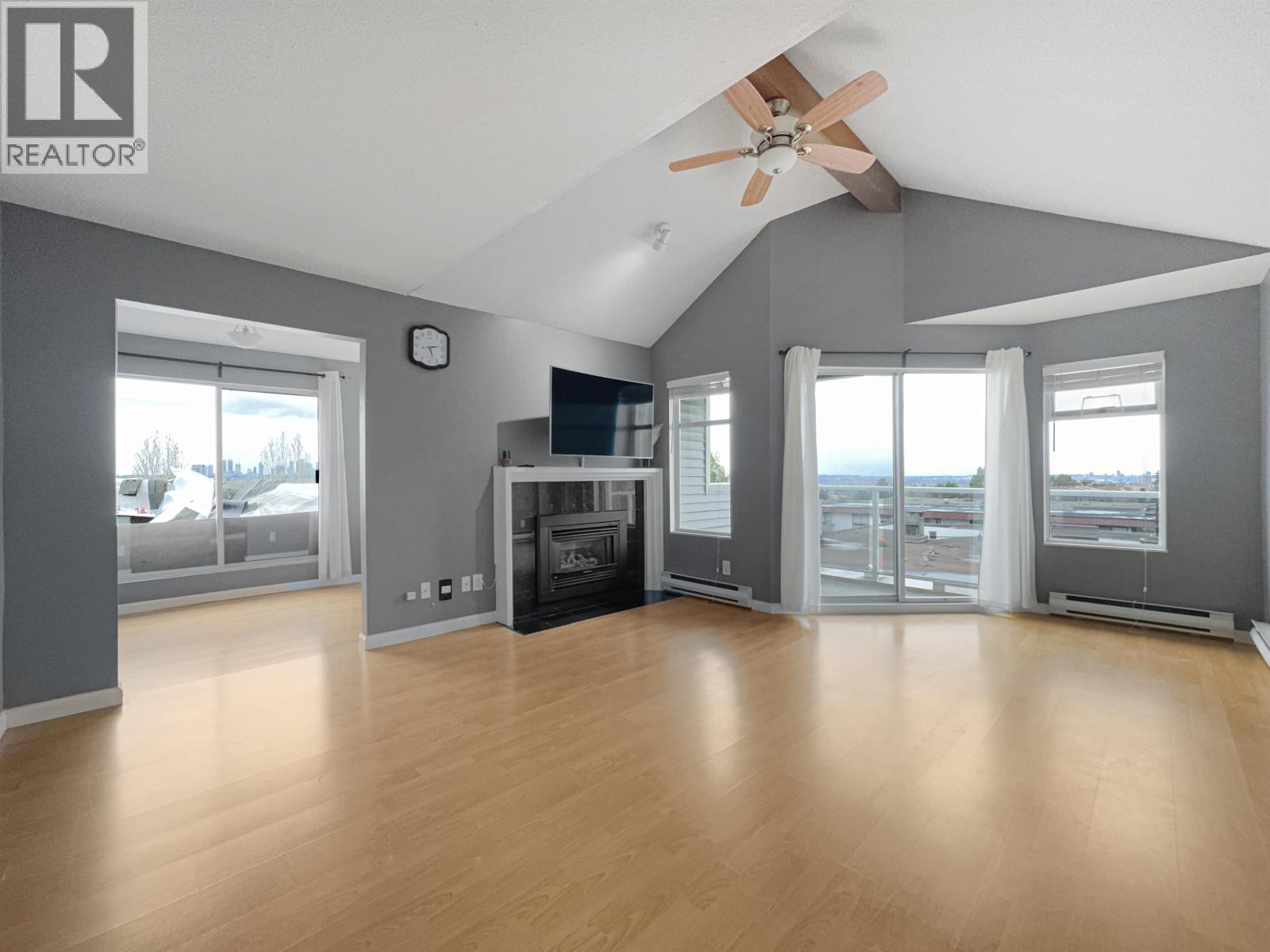 4xx 5335 HASTINGS STREET, Burnaby