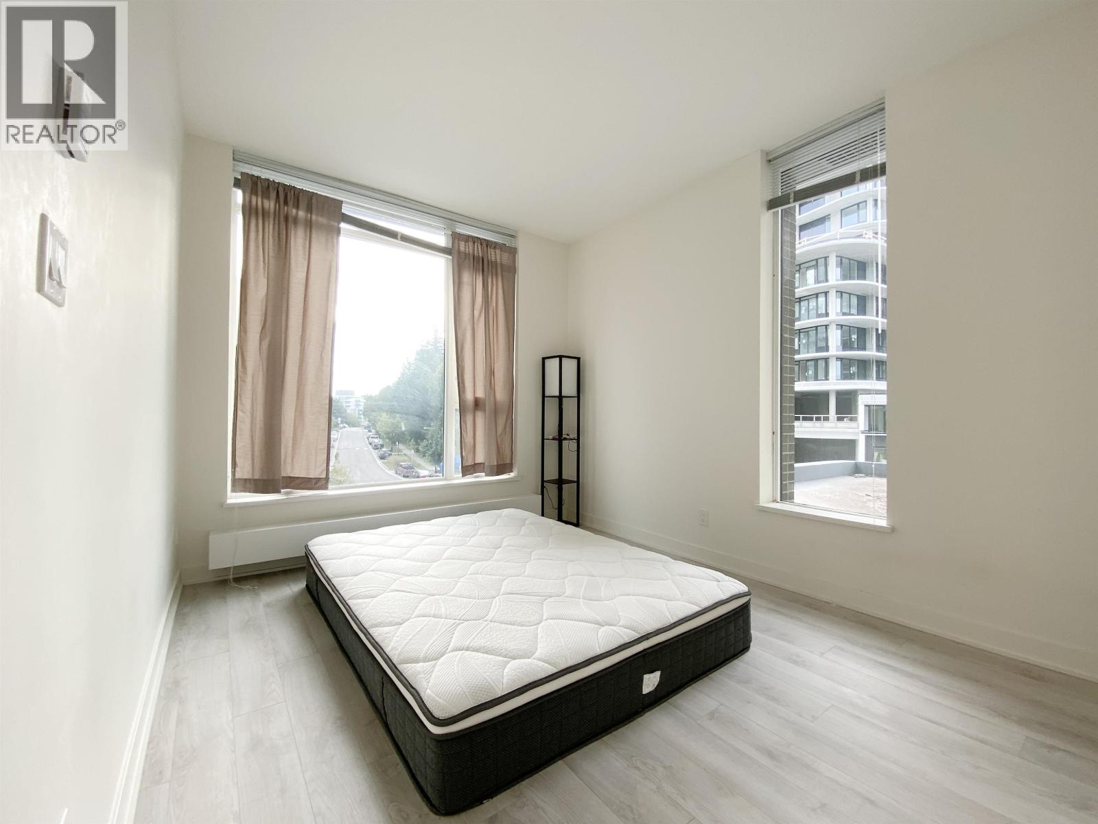 3xx 8850 UNIVERSITY CRESCENT, Burnaby