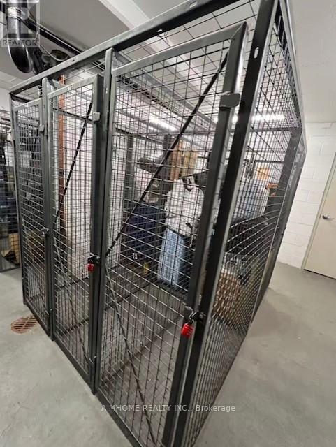 Listing photo of LOCKERS (2) - 37 GROSVENOR STREET