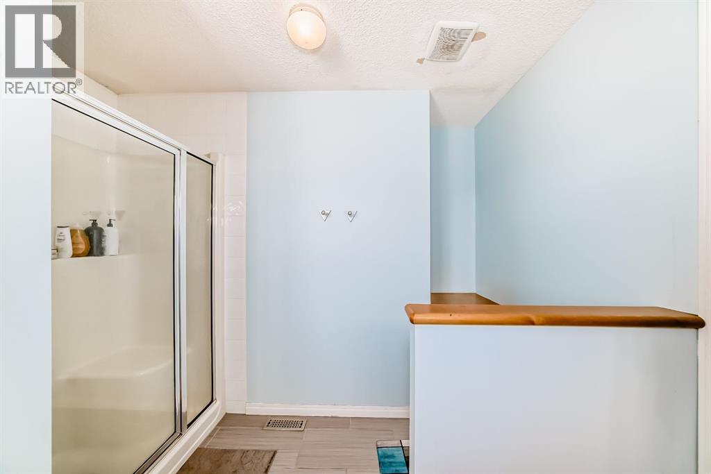 Single Family House for Sale in  Saddlecrest Park NE Saddle Ridge Calgary 