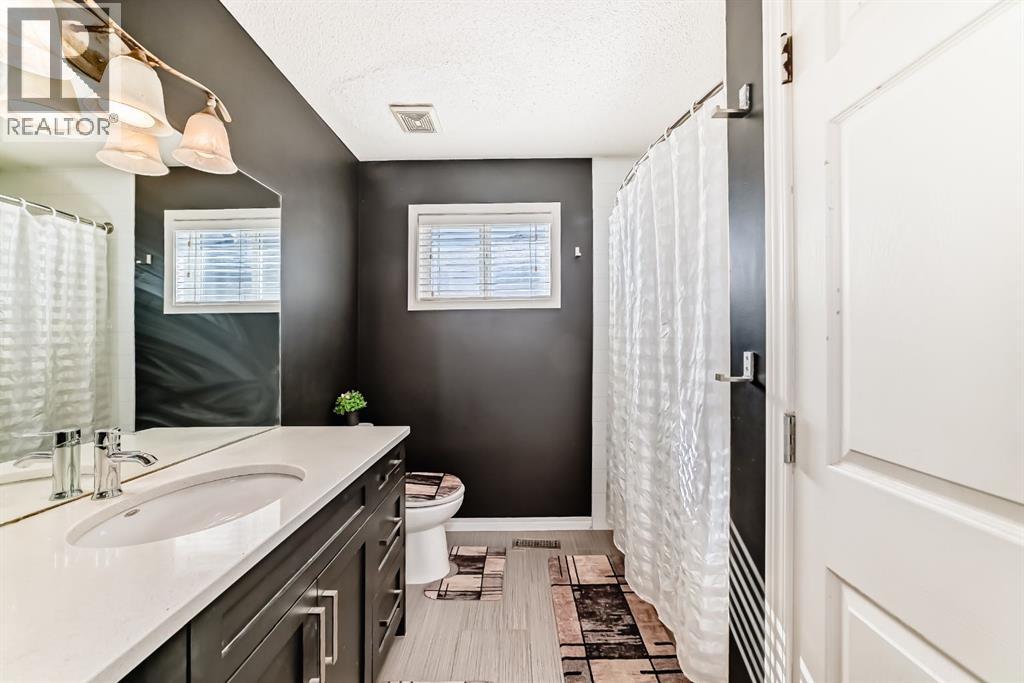 Single Family House for Sale in  Saddlecrest Park NE Saddle Ridge Calgary 