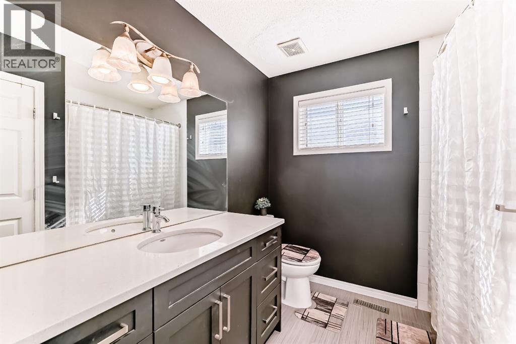 Single Family House for Sale in  Saddlecrest Park NE Saddle Ridge Calgary 