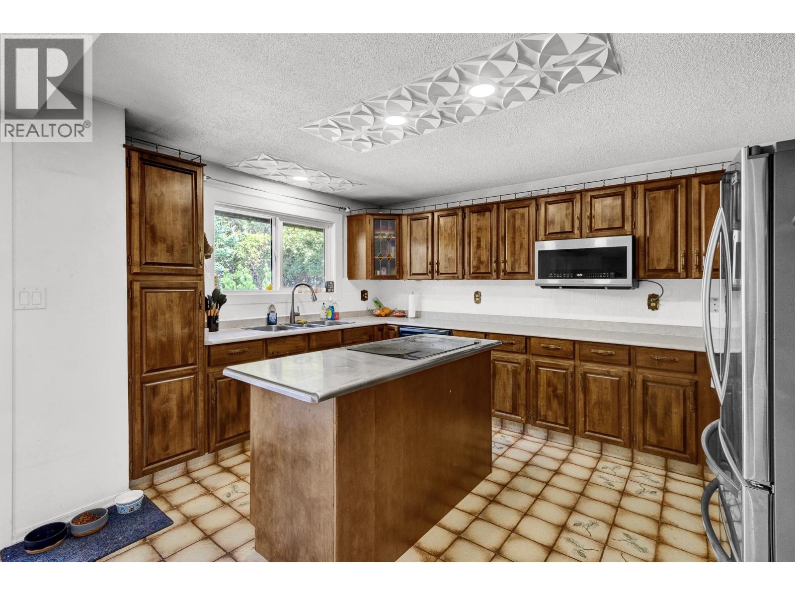 5675 MORIARTY CRESCENT - 15
