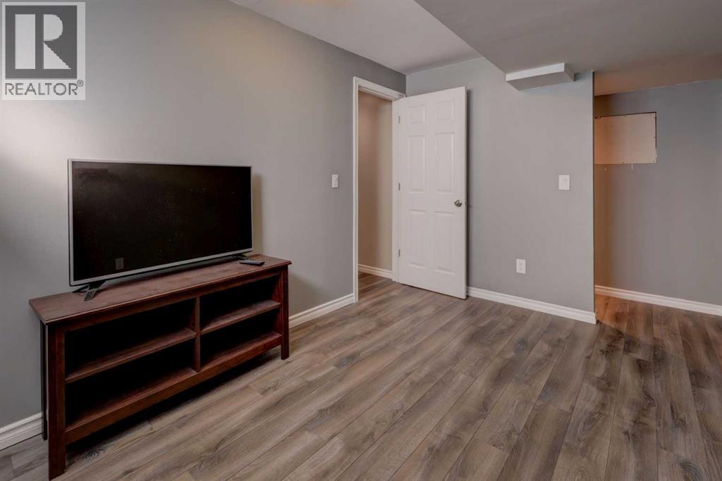 Single Family House for Sale in  Royal Oak Terrace NW Royal Oak Calgary 