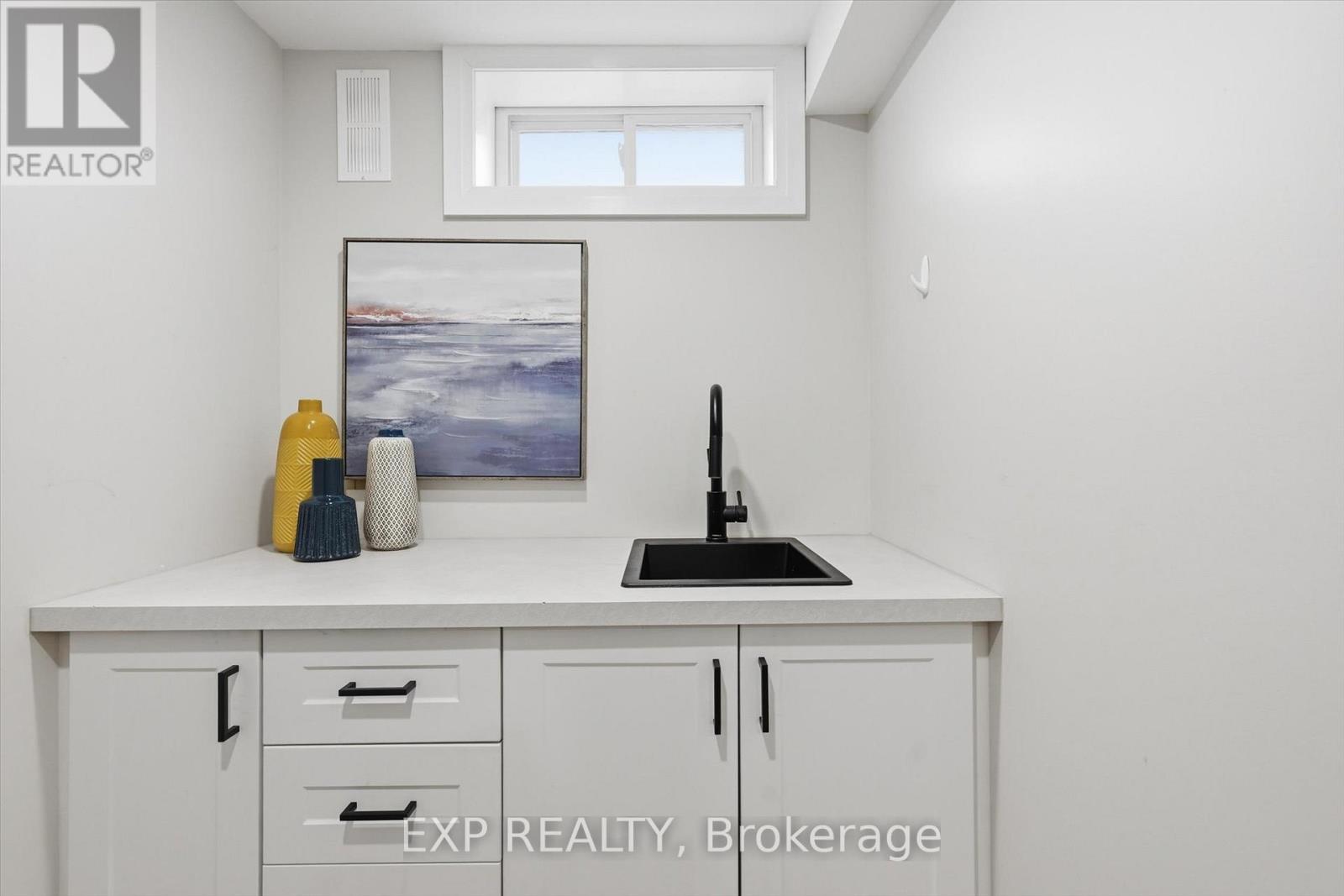 70 WHYTE AVENUE N - 34