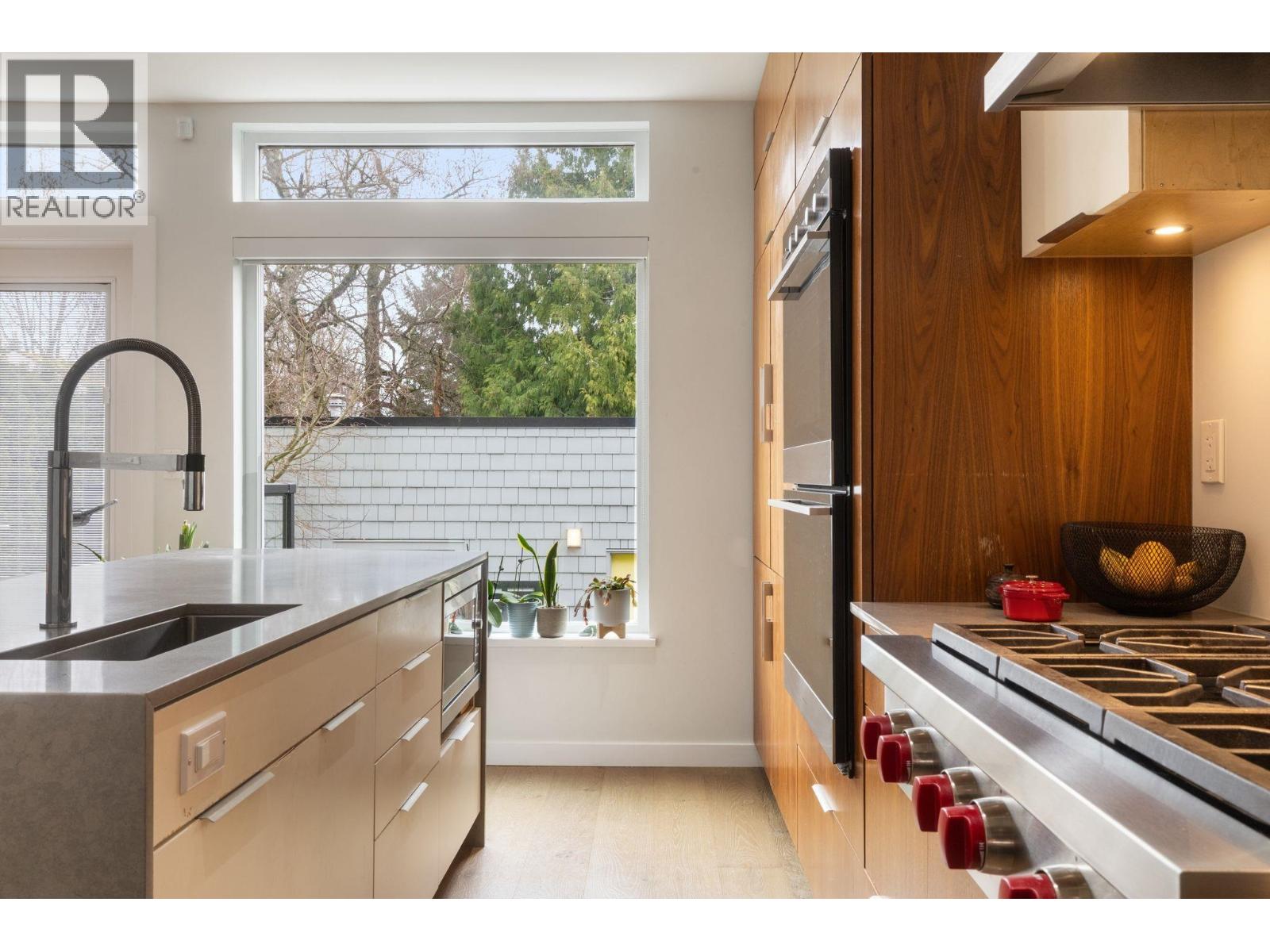 1928 TEMPLETON DRIVE, Vancouver