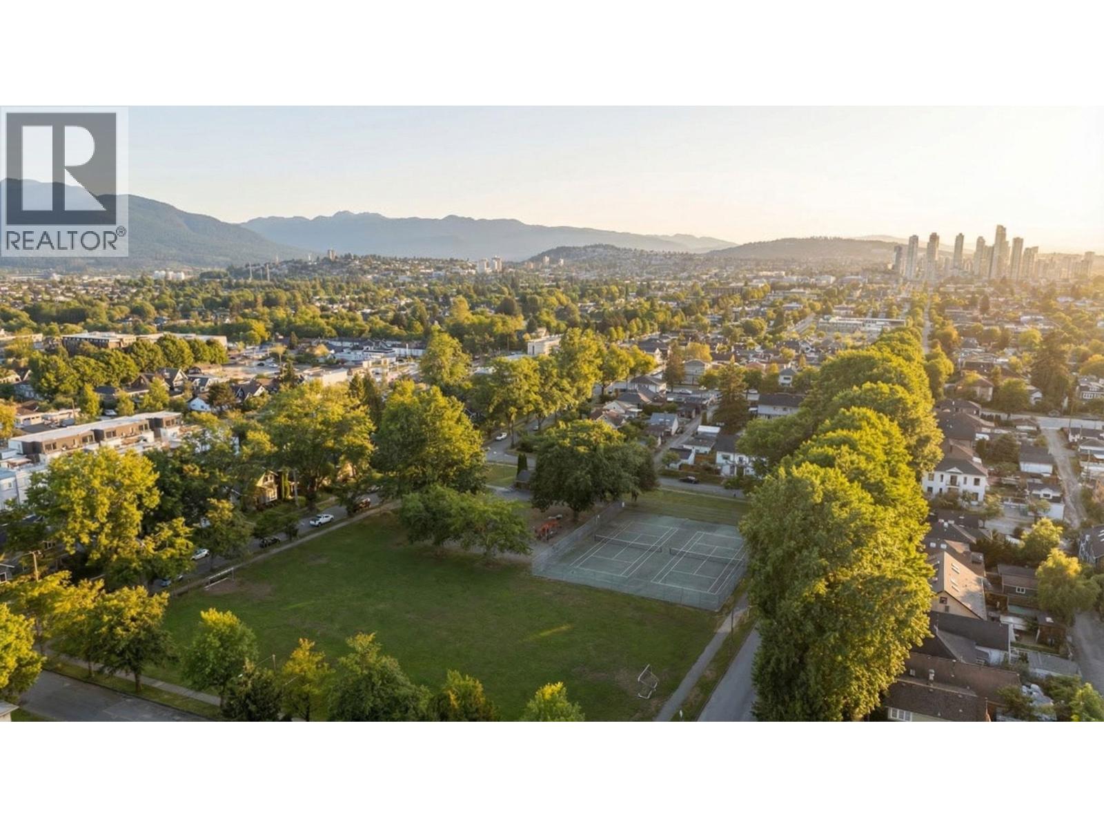 1928 TEMPLETON DRIVE, Vancouver