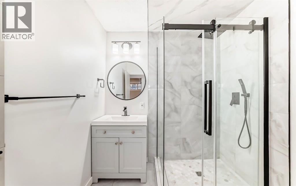 Single Family House for Sale in  Regal Park NE Renfrew Calgary 