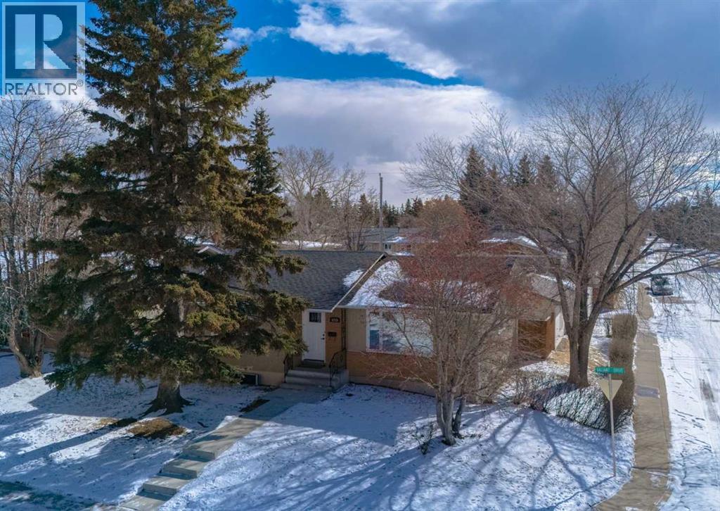 Single Family House Bungalow for Sale in  Valiant Drive NW Varsity Calgary 