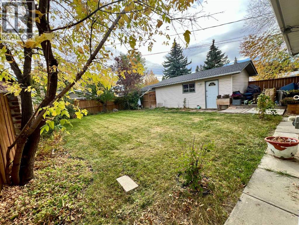 Single Family House Bungalow for Sale in  Valiant Drive NW Varsity Calgary 