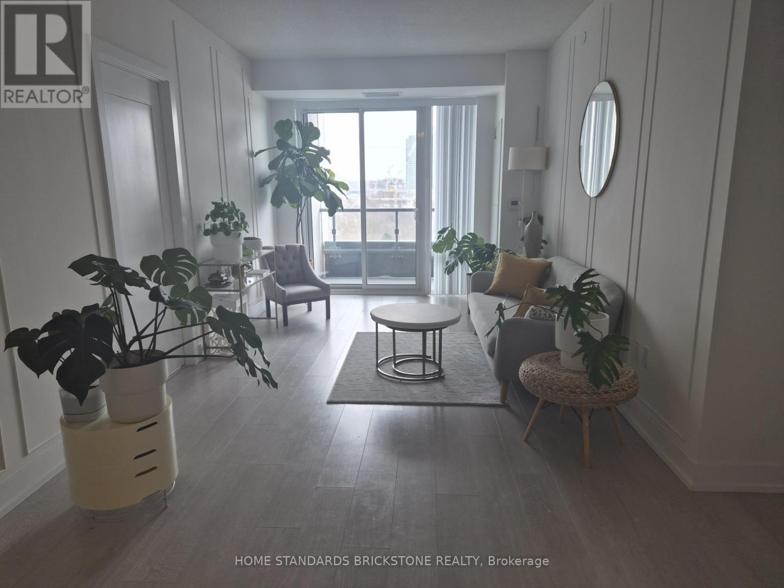 #733 25 ADRA GRADO WAY - 14