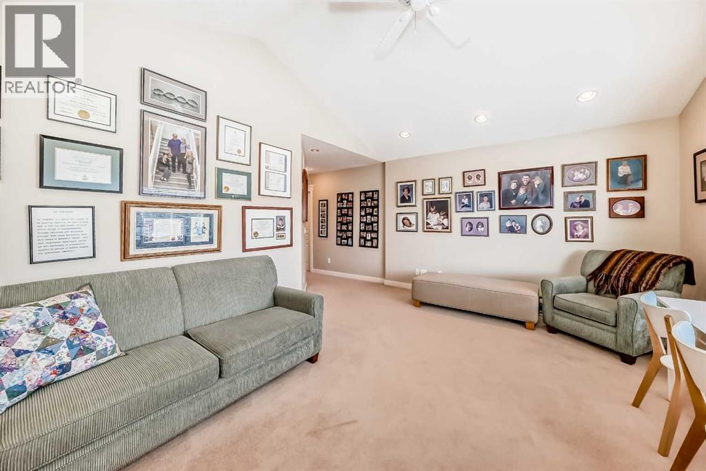 Single Family House for Sale in  Rocky Ridge Drive NW Rocky Ridge Calgary 