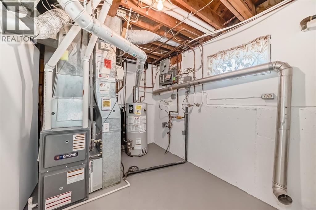 Single Family House 3 Level for Sale in  Glenpatrick Drive SW Glenbrook Calgary 