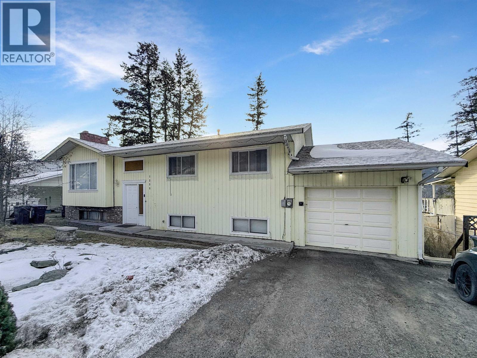 1235 MOON AVENUE, Williams Lake